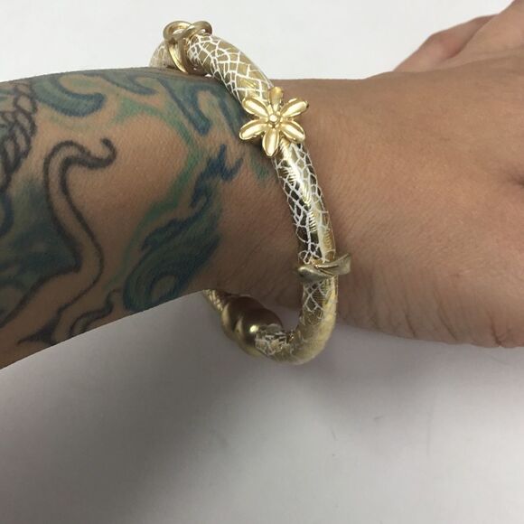 Gold & White Magnetic Charm Bracelet (G1) - Picture 4 of 5